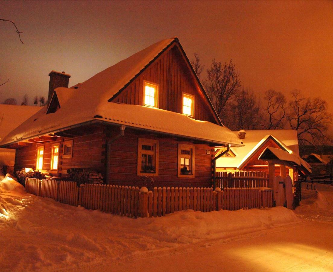 Dvor Magduska Villa Osturna ภายนอก รูปภาพ